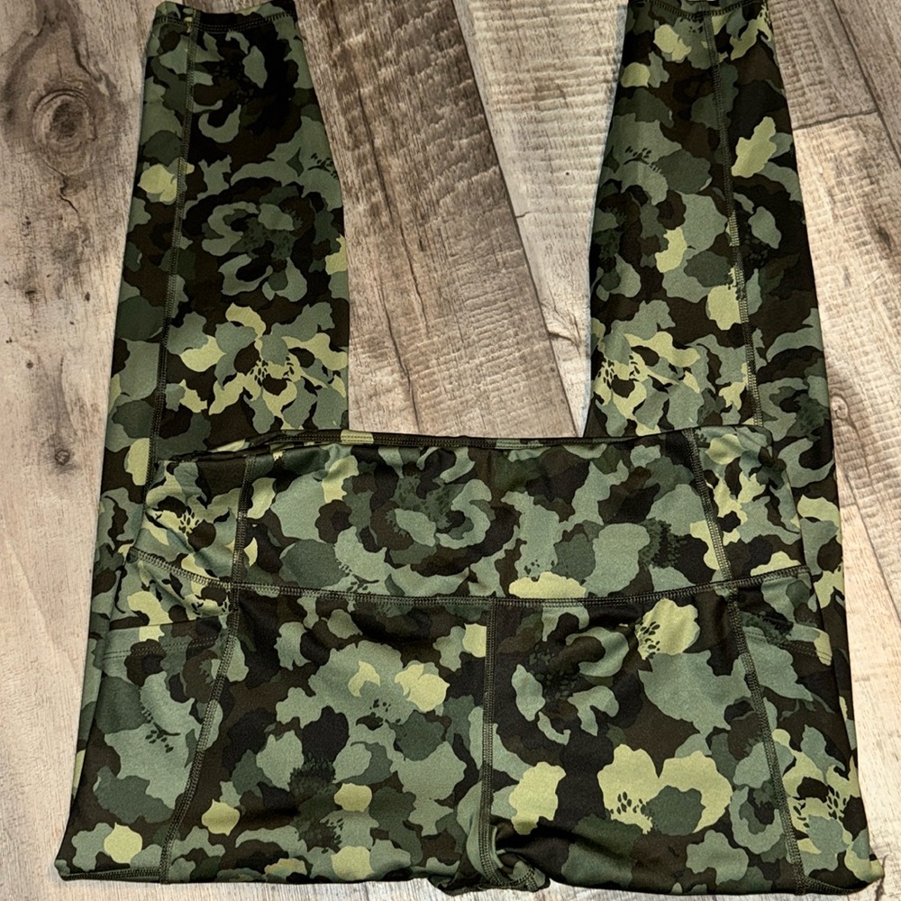 AVIA‎ camo Leggings-size XL